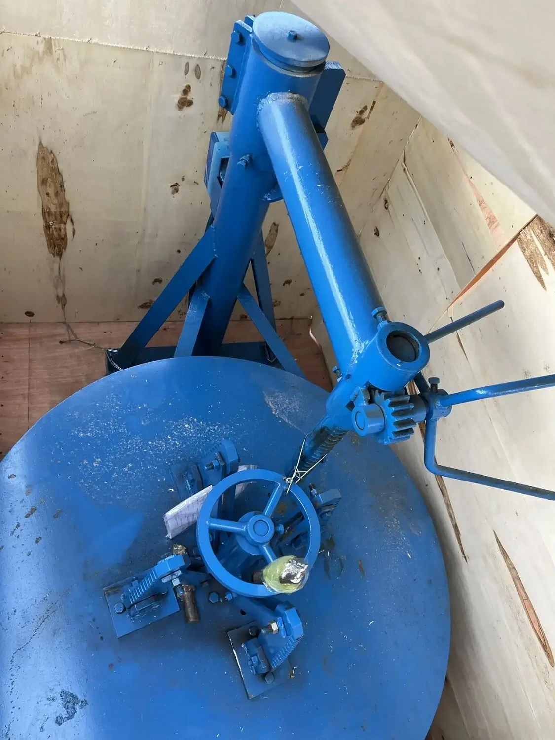 Поставка станка для резки шин R-1200X в г. Омск